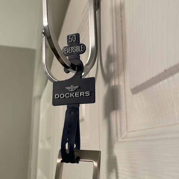 NWT DOCKERS Reversible Leather Belt Size 50 Black or Brown - Picture 2 of 11